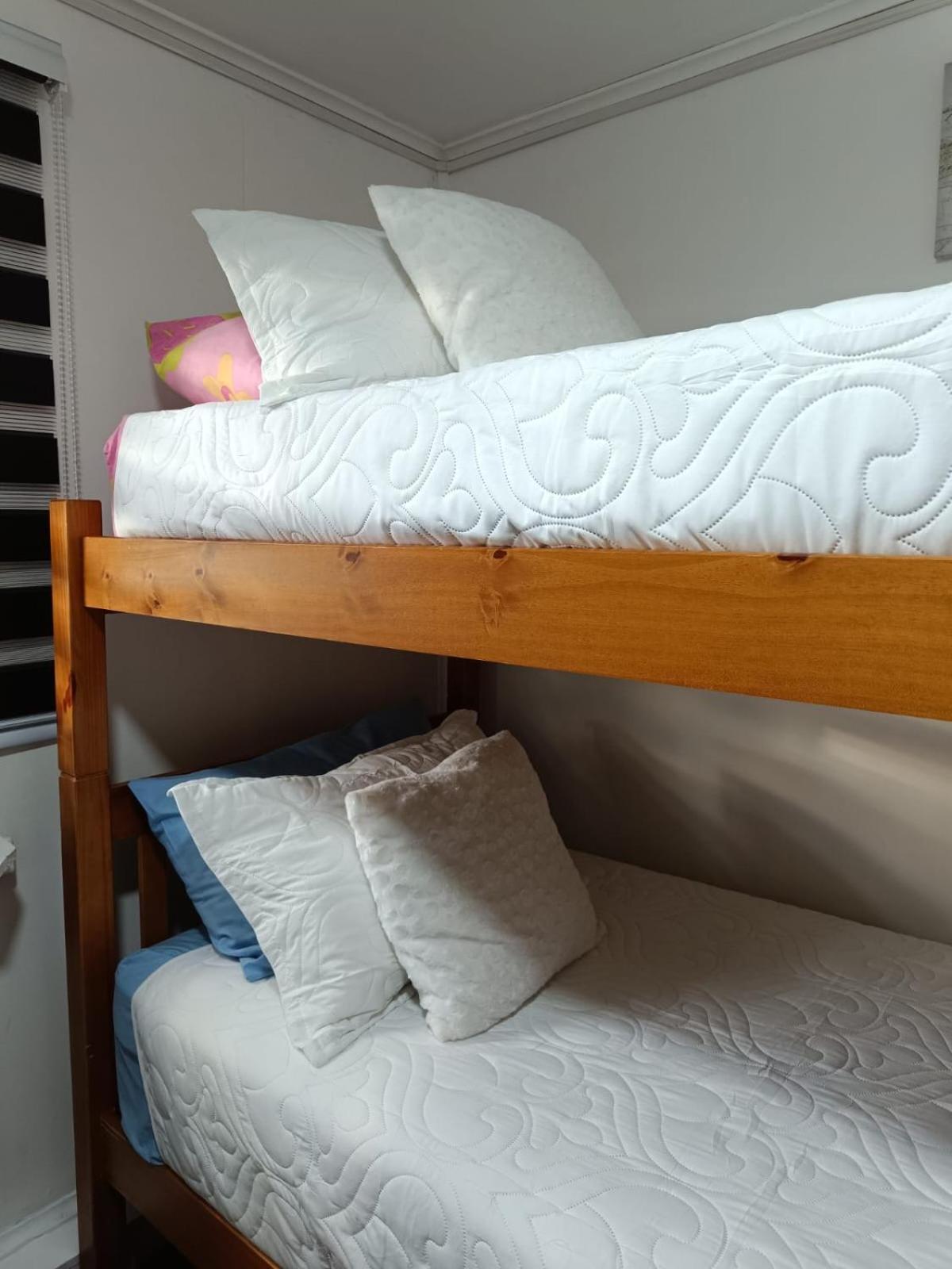 Hostal B&B Coastal Natales Пуэрто-Наталес Экстерьер фото