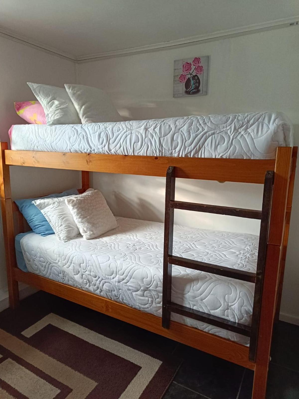 Hostal B&B Coastal Natales Пуэрто-Наталес Экстерьер фото